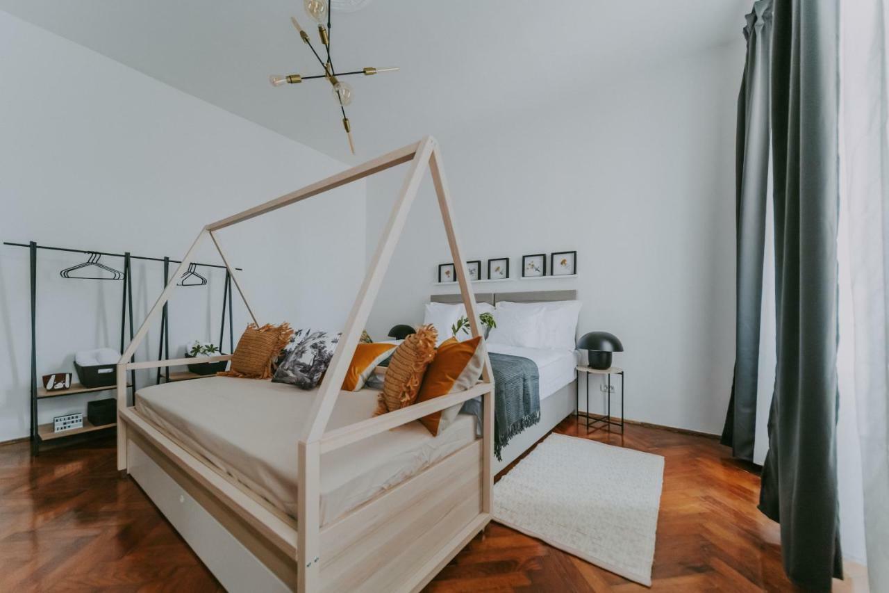 Alloro Boutique Apartment Пула Екстер'єр фото