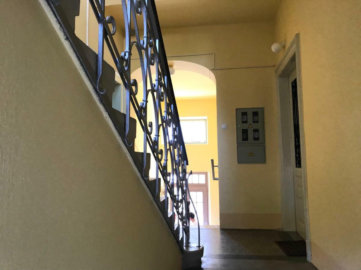 Alloro Boutique Apartment Пула Екстер'єр фото